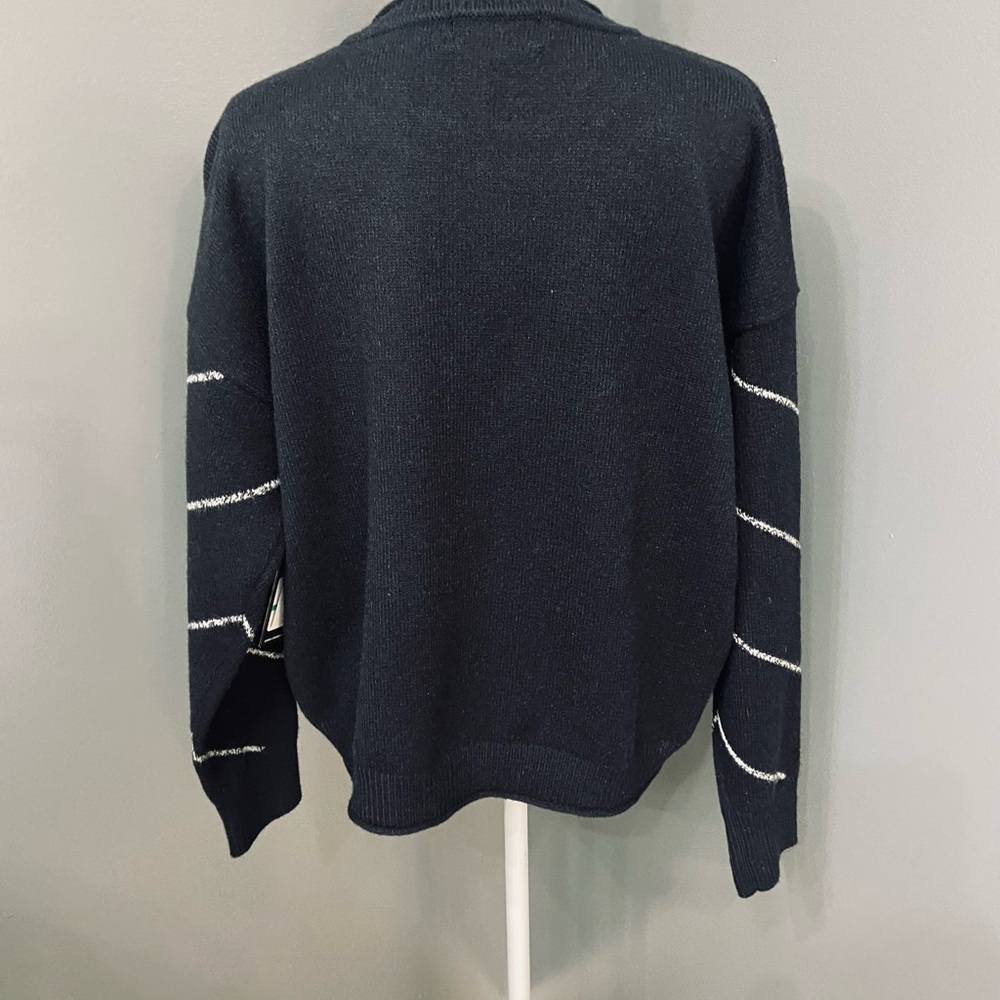 NWT KARL Lagerfeld Black/White Womens Long Sleeve Sweater SzL   Abstract Lines - Picture 4 of 17
